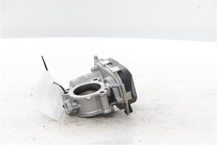 Drosselklappengehäuse van een Volkswagen Polo VI (AW1) 1.0 TSI 12V 2024