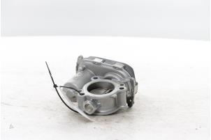 Drosselklappengehäuse van een Volkswagen Polo VI (AW1) 1.0 TSI 12V 2024