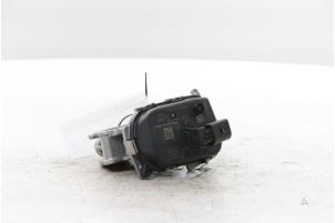 Drosselklappengehäuse van een Volkswagen Polo VI (AW1) 1.0 TSI 12V 2024