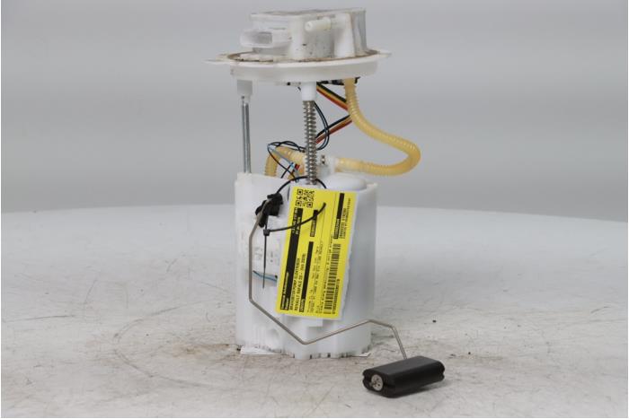 Gebrauchte Kraftstoffpumpe Elektrisch Renault Rafale (DHN) 1.2 E-Tech full hybrid 200 Preis € 180,00 Margenregelung angeboten von Snuverink Autodemontage