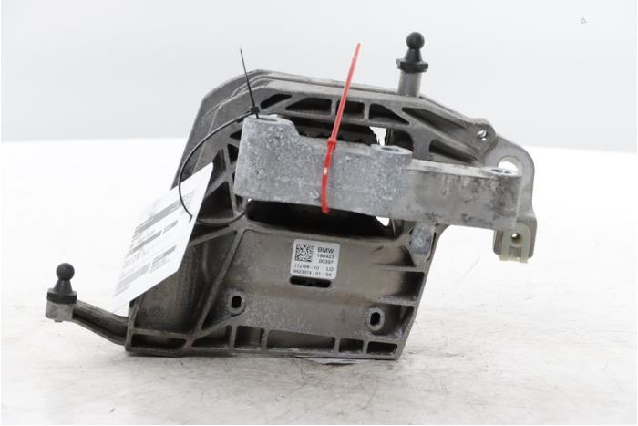Usagé Support moteur BMW 1 serie (F40) 118d 2.0 16V Prix € 35,00 Règlement à la marge proposé par Snuverink Autodemontage