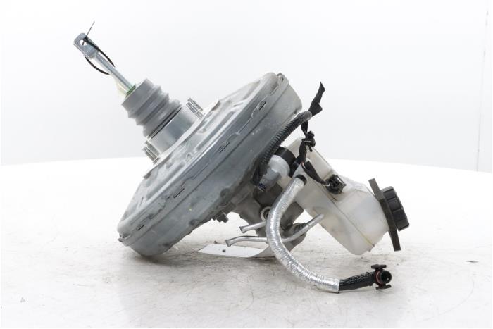 Usados Servofreno Renault Express 1.5 dCi 95 Precio € 127,05 IVA incluido ofrecido por Snuverink Autodemontage