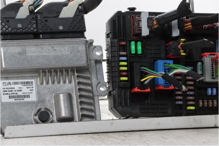 Used Engine management computer Opel Vivaro 2.0 Diesel 145 Price € 423,50 Inclusive VAT offered by Snuverink Autodemontage