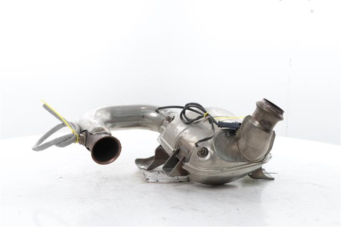 Usagé Catalyseur Opel Vivaro 2.0 Diesel 145 Prix sur demande proposé par Snuverink Autodemontage