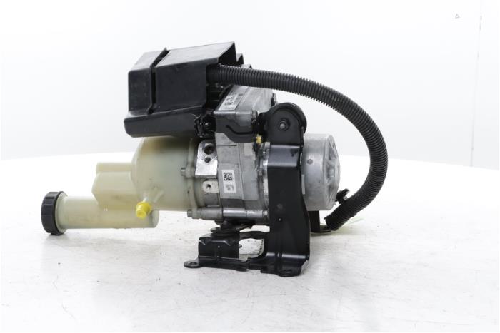 Usagé Pompe de direction Opel Vivaro 2.0 Diesel 145 Prix € 544,50 Prix TTC proposé par Snuverink Autodemontage
