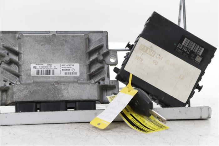 Used Engine management computer Renault Twingo II (CN) 1.2 16V Price € 225,00 Margin scheme offered by Snuverink Autodemontage