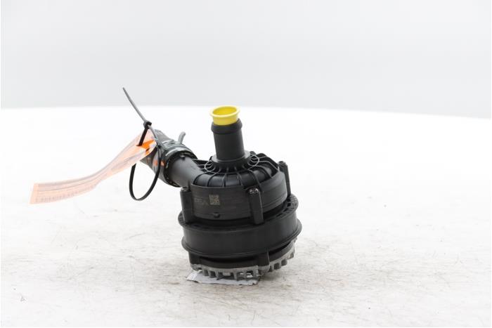 Begagnade Vattenpump Citroen C3 (CB/CC) ë-C3 Comfort Range 44 kWh Pris € 127,05 Inklusive moms erbjuds av Snuverink Autodemontage