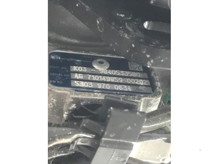 Engine from a Opel Vivaro 2.0 Diesel 145 2024
