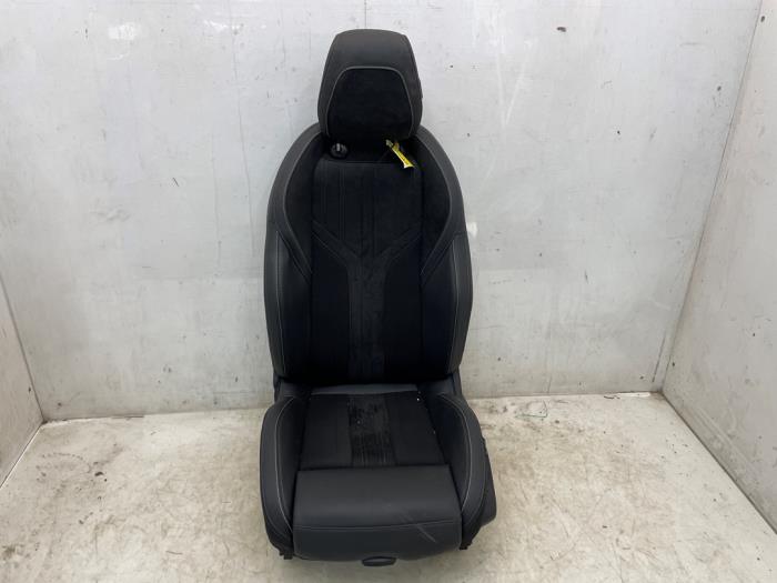 Gebrauchte Sitz links Peugeot 308 (F3/FB/FH/FM/FP) 1.2 PureTech Hybrid 136 Preis € 211,75 Mit Mehrwertsteuer angeboten von Snuverink Autodemontage