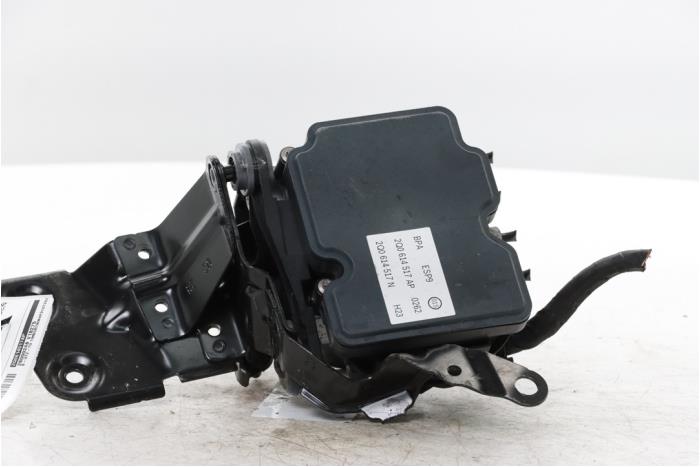 Begagnade ABS-pump Skoda Kamiq 1.0 TSI 12V Pris € 59,99 Inklusive moms erbjuds av Snuverink Autodemontage