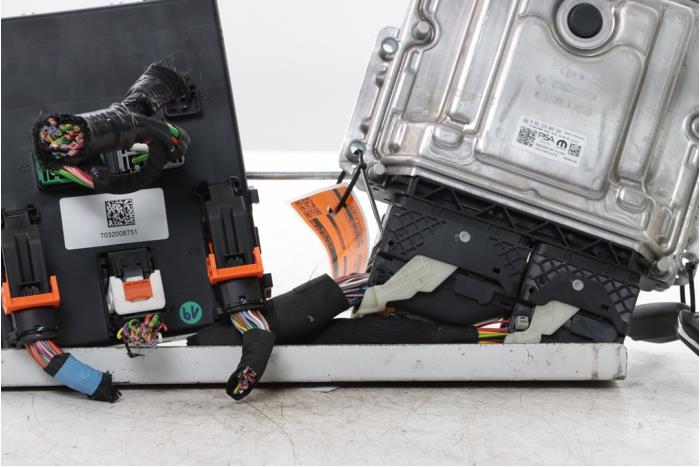 Used Engine management computer Citroen C3 (CB/CC) 1.2 PureTech 100 Price € 350,00 Margin scheme offered by Snuverink Autodemontage
