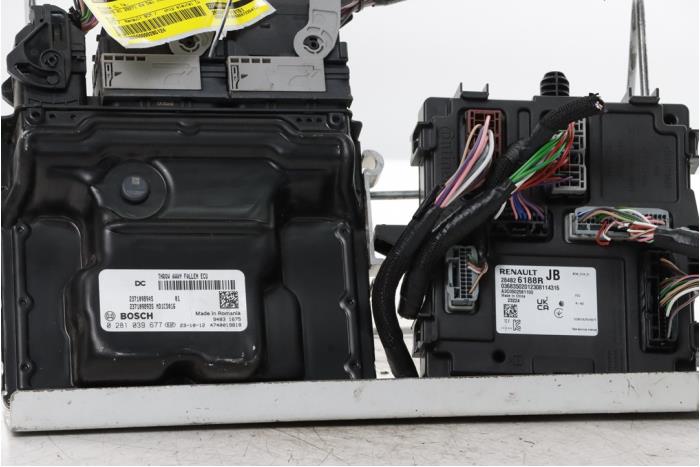 Used Engine management computer Renault Kangoo Express (RFK) 1.5 Blue dCi 95 Price € 296,45 Inclusive VAT offered by Snuverink Autodemontage