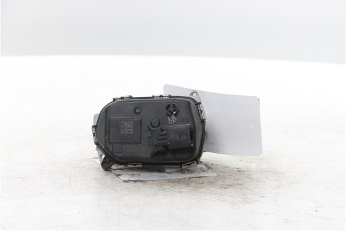 Usagé Boitier papillon Skoda Kamiq 1.0 TSI 12V Prix € 193,60 Prix TTC proposé par Snuverink Autodemontage