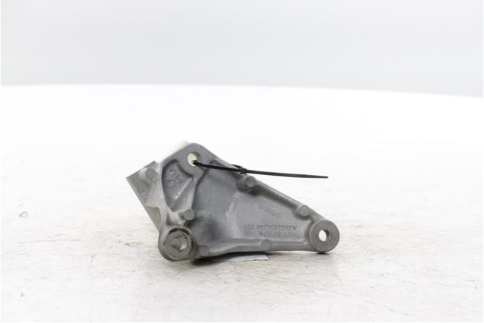 Support dynamo haut d'un Renault Kangoo Express (RFK) 1.3 TCE 100 16V 2023