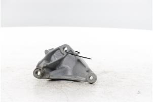 Support dynamo haut d'un Renault Kangoo Express (RFK) 1.3 TCE 100 16V 2023
