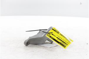 Support dynamo haut d'un Renault Kangoo Express (RFK) 1.3 TCE 100 16V 2023