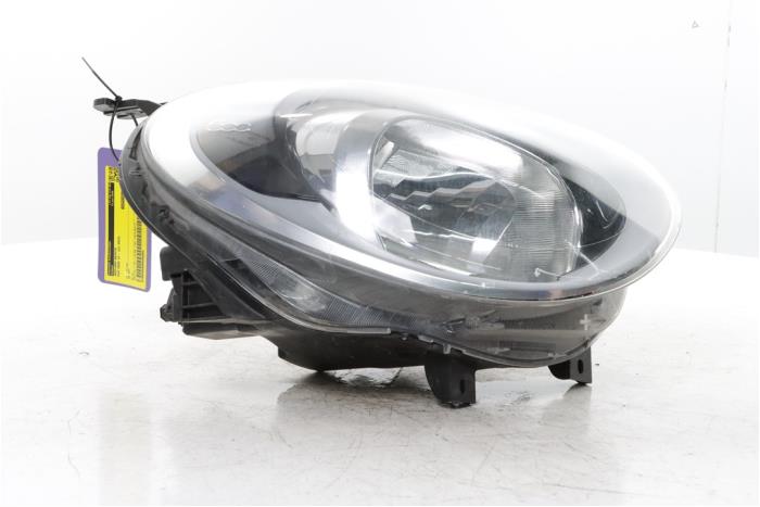 Używane Reflektor prawy Fiat 500X (334) 1.3 FireFly Turbo 150 16V Cena na żądanie oferowane przez Snuverink Autodemontage