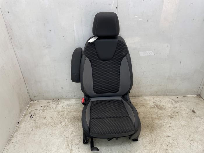 Gebrauchte Sitz links Opel Crossland (X) 1.2 Turbo 12V Preis € 175,00 Margenregelung angeboten von Snuverink Autodemontage