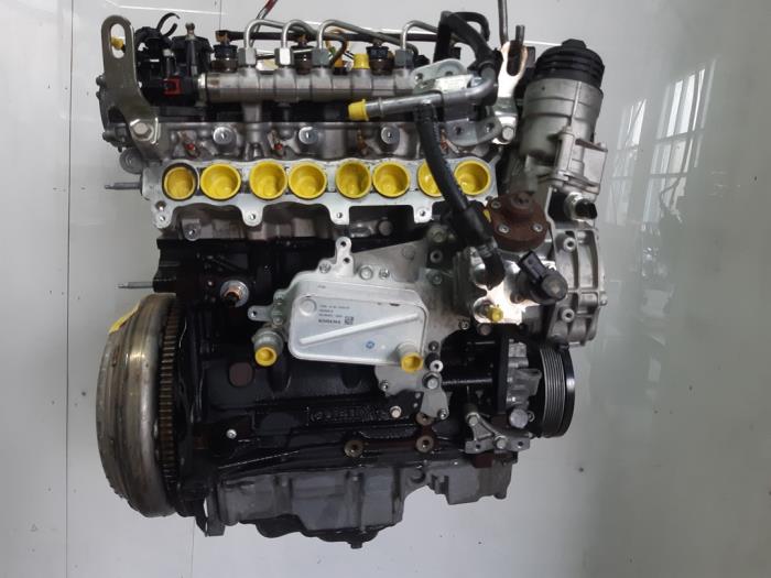 Engine from a Opel Insignia Sports Tourer 2.0 CDTI 16V 2018