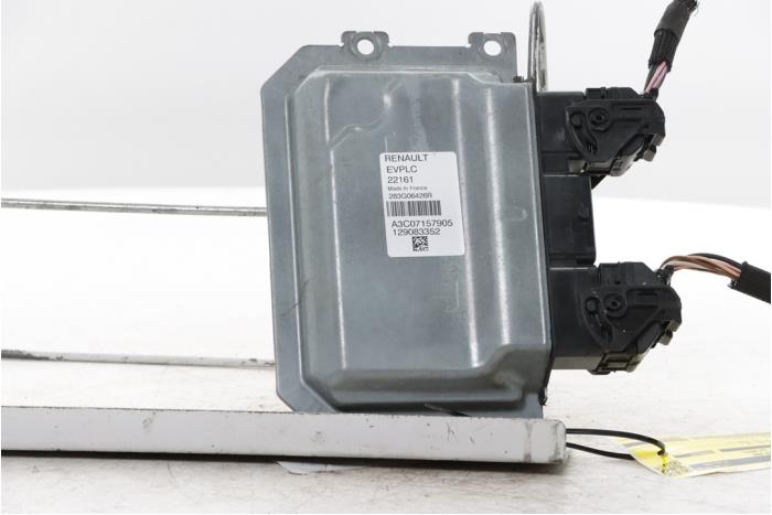 Used Automatic gearbox computer Renault Kangoo Express (RFK) E-Tech 44 kWh Price on request offered by Snuverink Autodemontage