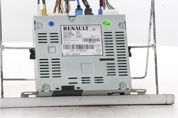 Używane Radio Renault Espace (RFCJ) 1.6 Energy dCi 130 Cena € 160,00 Procedura marży oferowane przez Snuverink Autodemontage