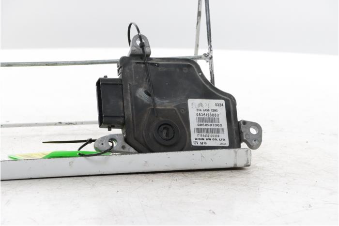 Used Automatic gearbox computer Opel Vivaro 2.0 Diesel 145 Price on request offered by Snuverink Autodemontage