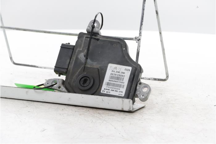 Automatic gearbox computer from a Opel Vivaro 2.0 Diesel 145 2024