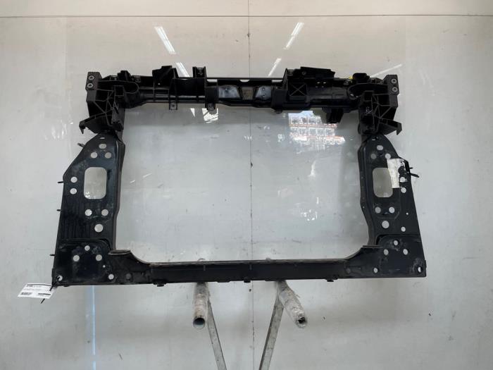 Używane Panel przedni Jeep Compass II (MP) 1.3 T4 150 16V Cena na żądanie oferowane przez Snuverink Autodemontage