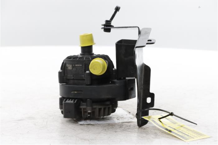 Begagnade Vattenpump Renault 4 E-Tech Electric 52 kWh Pris € 105,00 Marginaltabell erbjuds av Snuverink Autodemontage
