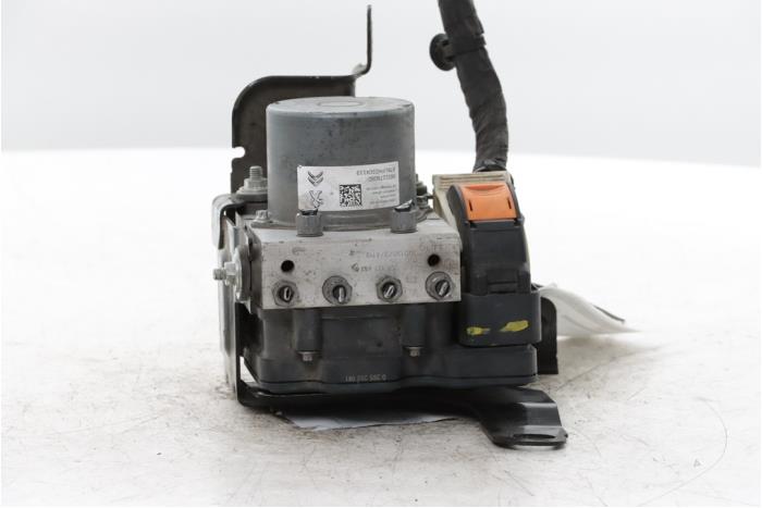 Usagé Pompe ABS Peugeot 3008 II (M4/MC/MJ/MR) 1.2 12V e-THP PureTech 130 Prix € 165,00 Règlement à la marge proposé par Snuverink Autodemontage