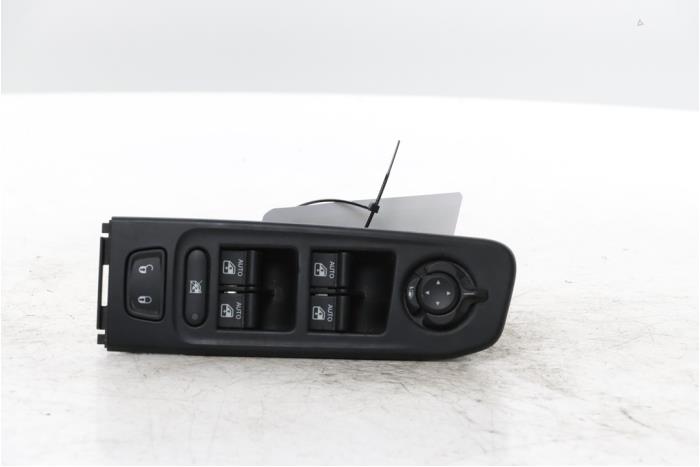 Usados Interruptor combinado de ventanillas Jeep Renegade (BU) 1.6 Multijet 16V Precio € 90,00 Norma de margen ofrecido por Snuverink Autodemontage