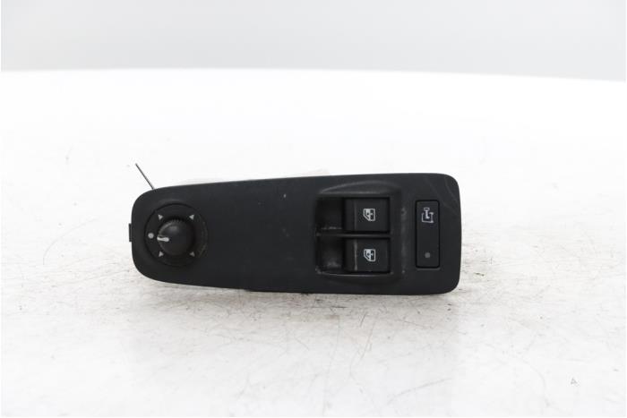 Usados Interruptor combinado de ventanillas Citroen Jumper (U9) 2.2 Blue HDi 120 Precio € 108,90 IVA incluido ofrecido por Snuverink Autodemontage