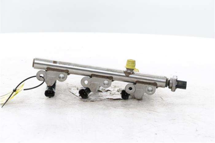 Usagé Système d'injection Peugeot 3008 II (M4/MC/MJ/MR) 1.2 12V e-THP PureTech 130 Prix € 75,00 Règlement à la marge proposé par Snuverink Autodemontage