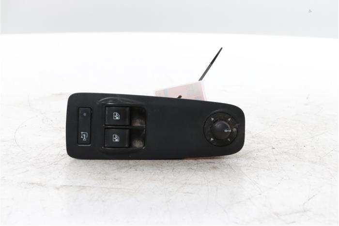 Usados Interruptor combinado de ventanillas Citroen Jumper (U9) 2.2 HDi 130 Precio € 108,90 IVA incluido ofrecido por Snuverink Autodemontage