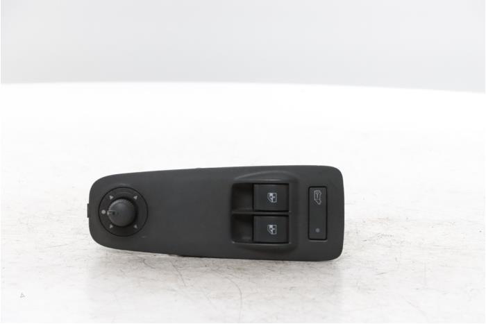 Usados Interruptor combinado de ventanillas Citroen Jumper (U9) 2.2 HDi 100 Precio € 108,90 IVA incluido ofrecido por Snuverink Autodemontage