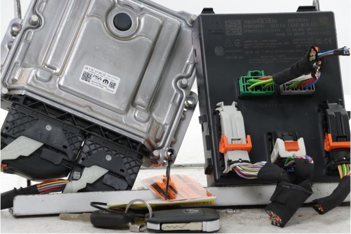 Used Engine management computer Citroen C3 Aircross II (CG/CP) 1.2 PureTech 100 Price € 350,00 Margin scheme offered by Snuverink Autodemontage
