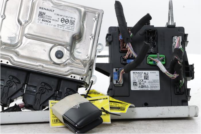Used Engine management computer Renault Symbioz (RJB) 1.8 E-Tech Full Hybrid 160 Price € 423,50 Inclusive VAT offered by Snuverink Autodemontage