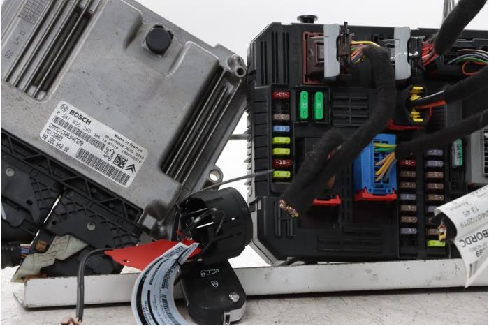 Used Engine management computer Peugeot Partner (EA//EF/EN/EU) 1.5 BlueHDi 100 Price € 423,50 Inclusive VAT offered by Snuverink Autodemontage