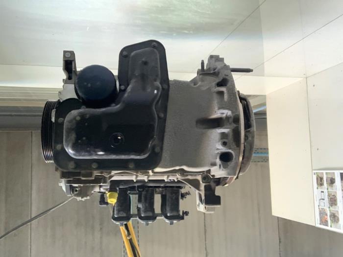 Engine from a Peugeot 208 II (UB/UH/UP) 1.2 Vti 12V PureTech 75 2022