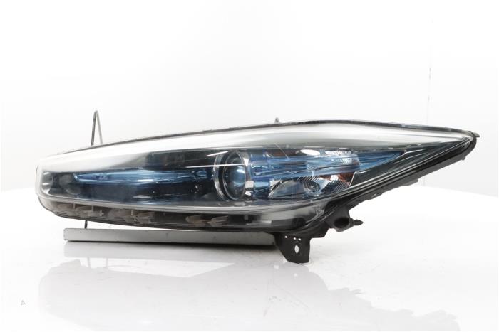 Używane Reflektor prawy Renault Zoé (AG) R110 Cena € 350,00 Procedura marży oferowane przez Snuverink Autodemontage