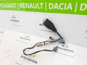 Used Front seatbelt buckle, left Renault Clio II (BB/CB) 1.2 Price € 35,00 Margin scheme offered by Snuverink Autodemontage