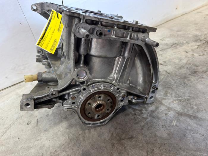 Engine crankcase from a Renault Clio V (RJAB) 1.0 SCe 65 12V 2021