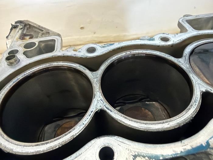 Engine crankcase from a Renault Clio V (RJAB) 1.0 SCe 65 12V 2021