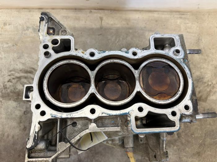 Engine crankcase from a Renault Clio V (RJAB) 1.0 SCe 65 12V 2021