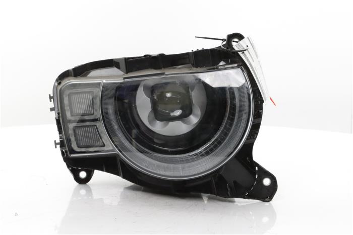 Używane Reflektor prawy Landrover Defender II 2.0 16V P300e Cena € 2.238,50 Z VAT oferowane przez Snuverink Autodemontage