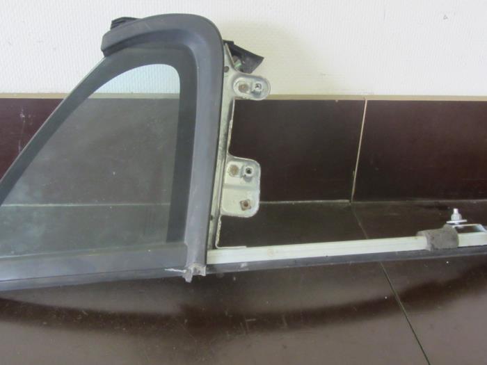 Usados Ventanilla triangular derecha delante Peugeot 307 Precio € 67,50 Norma de margen ofrecido por Snuverink Autodemontage