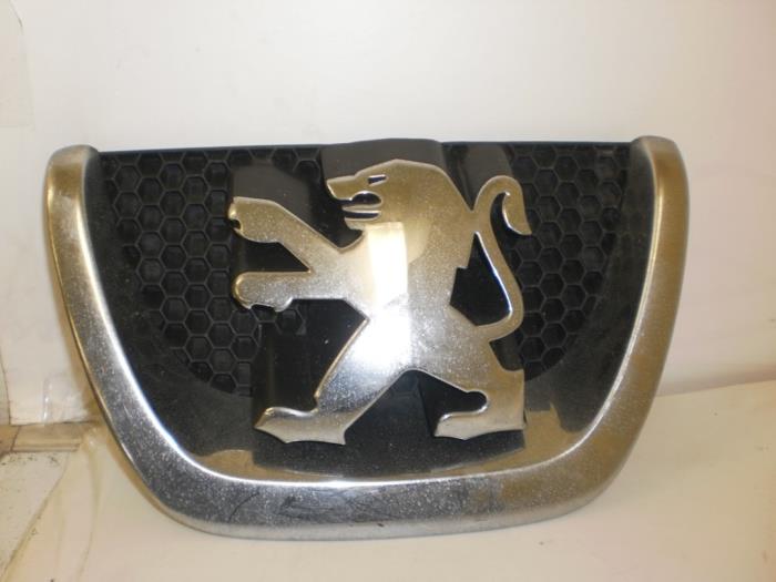 Gebrauchte Emblem Peugeot 207/207+ (WA/WC/WM) 1.4 16V Preis € 24,99 Margenregelung angeboten von Snuverink Autodemontage