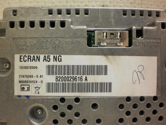 Begagnade Innerdisplay Renault Laguna II (BG) 2.0 16V Pris € 39,98 Marginaltabell erbjuds av Snuverink Autodemontage