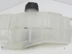 Used Expansion vessel Renault Clio III (BR/CR) 1.2 16V 75 Price on request offered by Snuverink Autodemontage