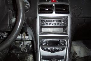 Used Dashboard part Peugeot 307 (3A/C/D) 2.0 HDi 90 Price € 20,00 Margin scheme offered by Snuverink Autodemontage